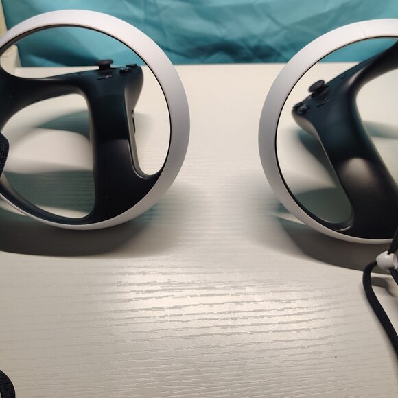 PS5 VR2 - Picture 3 of 5